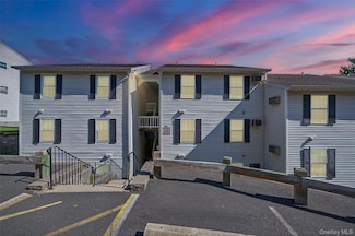 24 Lexington Hills Rd, Harriman, NY 10926