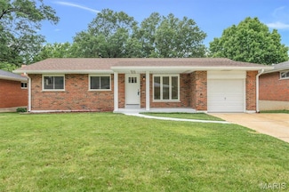 2225 Rainbow Dr, Saint Louis, MO 63125