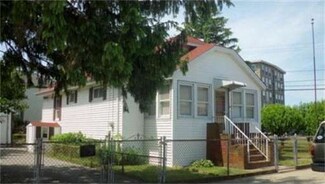 21 Reuben St, Fall River, MA 02723