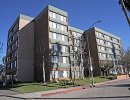 15211 Sherman Way, Los Angeles, CA 91405