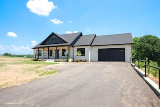 14165 Old Kentucky Rd, Walling, TN 38587