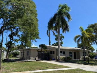1510 Crest Dr, Lake Worth, FL 33461