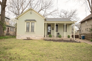 1322 N Benton Ave, Springfield, MO 65802