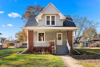 84 Silver St, Galesburg, IL 61401