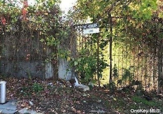 90-62 187th St, Hollis, NY 11423