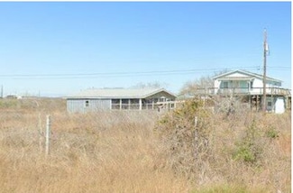 300 W Royal Oak Ln, Rockport, TX 78382