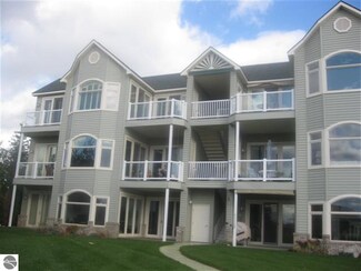 110 Ames St Unit 15, Elk Rapids, MI 49629