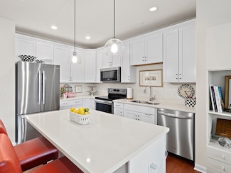 1405 Pennington Dr Unit 1405, Walpole, MA 02081
