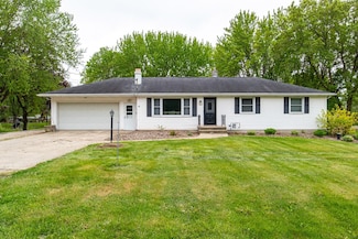 2945 Winnegamie Dr, Appleton, WI 54914