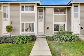 123 Oval Rd Unit 2, Irvine, CA 92604