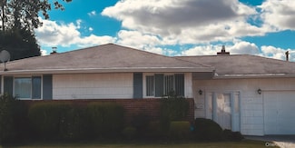 11 Adrienne Dr, Old Bethpage, NY 11804