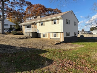 88 Kenyon Rd, Tiverton, RI 02878