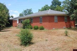 300 Pocahontas Rd, Walnut Ridge, AR 72476