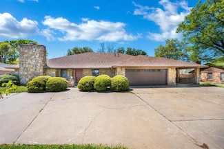 1011 N 19th St, Frederick, OK 73542