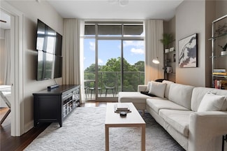 905 Juniper St NE Unit 701, Atlanta, GA 30309