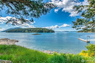 202 Avilion Place, Olga, WA 98279