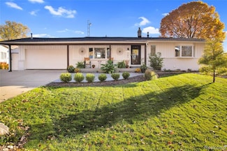 2483 Malibu Ct, Fenton, MI 48430