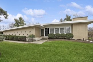325 S Elmwood Ln, Palatine, IL 60067