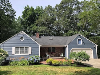 2 Marywood Ln, Cumberland, RI 02864