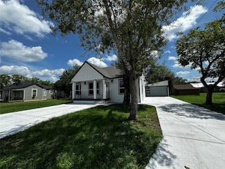 205 3rd St Unit C, Cuero, TX 77954
