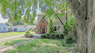 1829 Purdue Dr, Fort Wayne, IN 46808