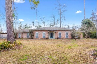 928 Hickory Dr, Lake Charles, LA 70611