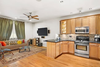 963 Kent Ave Unit 1B, Brooklyn, NY 11205