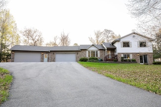 2120 Grotte Ave NE, Bemidji, MN 56601