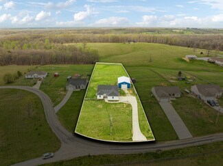 506 N Point Dr, Summertown, TN 38483
