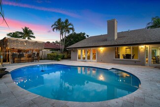 8981 N Lake Dasha Dr, Plantation, FL 33324