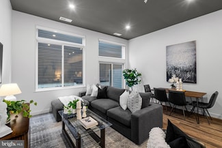 525 N 41st St Unit 105, Philadelphia, PA 19104