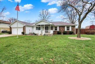 6958 W Brier Creek Dr, New Palestine, IN 46163