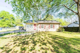 212 N Pine St, Marvell, AR 72366
