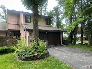 11048 Sugartrail Dr, Saint Louis, MO 63136