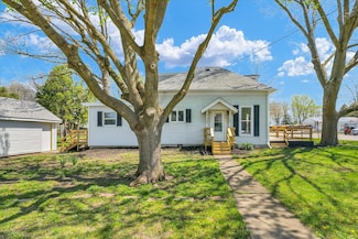 308 S 6th St, Saint Joseph, IL 61873