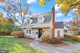 850 N Kensington St, Arlington, VA 22205