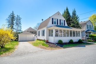 25 Woods Ave, Haverhill, MA 01830