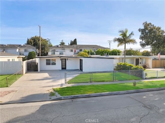 11874 206th St, Lakewood, CA 90715