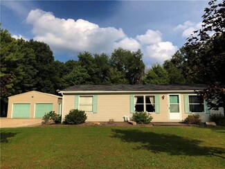 347 Maplewood Rd, West Sunbury, PA 16061