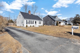 2 Squibnocket Dr, East Falmouth, MA 02536