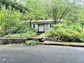 6 Overlook Dr, Weston, MA 02493