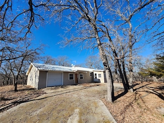 104 Sandy Ln, Nocona, TX 76255