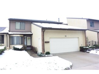 181 Lake Terrace Dr, Munroe Falls, OH 44262