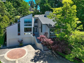 2683 Cresta de Ruta St, Eugene, OR 97403