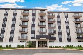 9737 N Fox Glen Dr Unit 5C, Niles, IL 60714