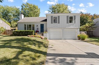 8001 Reinhardt Ln, Prairie Village, KS 66208