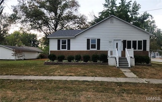 2221 Pulliam Ave, Mascoutah, IL 62258