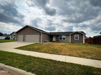 2409 12th Ave W, Williston, ND 58801