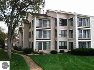 9206 N Bayshore Dr Unit 21, Elk Rapids, MI 49629