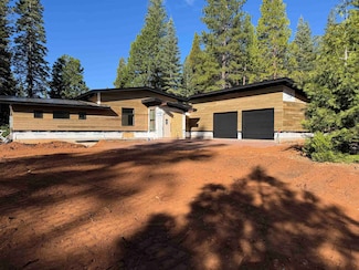 293 Terranova Dr, Lake Almanor Peninsula, CA 96137